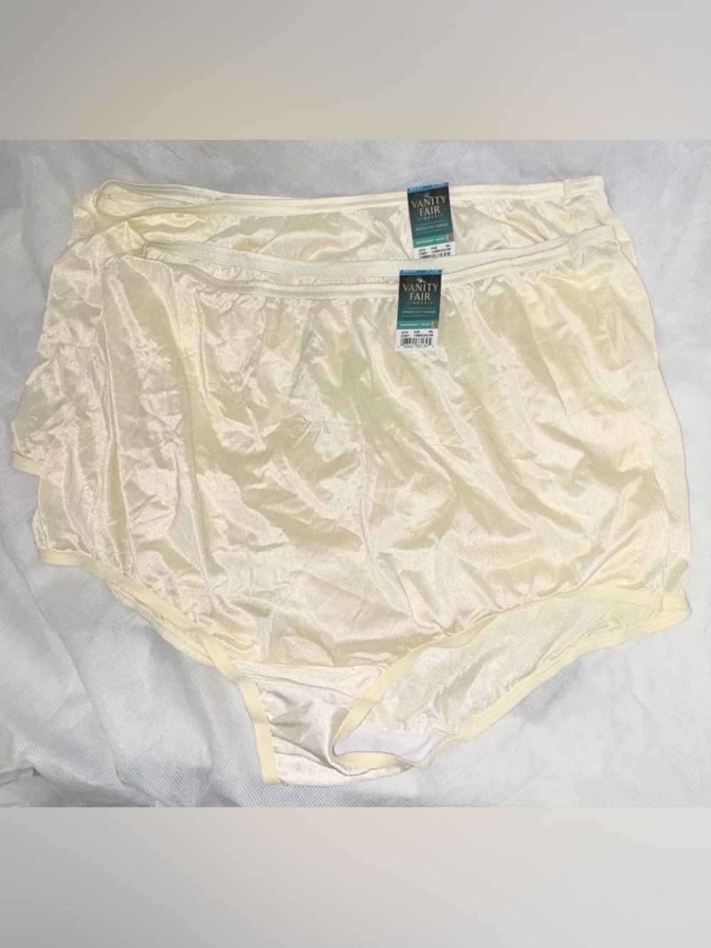 2 Pair Vanity Fair Size 9/2XL Perfectly Yours Ravissant Tailored Brief Panties